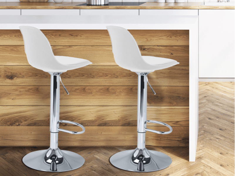 IDMarket Lot De 2 Tabourets De Bar Karl Design Noir - Pied Noir Réglables Pivotants