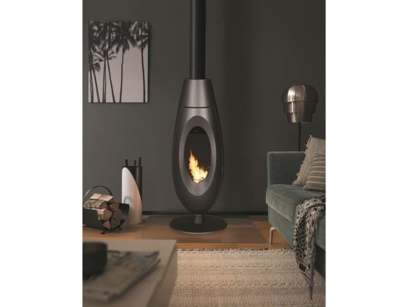 Poêle à Bois En Fonte Invicta - Modèle D'occasion, Fonctionnel, Couleur Noir